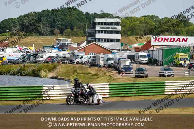 Vintage motorcycle club;eventdigitalimages;mallory park;mallory park trackday photographs;no limits trackdays;peter wileman photography;trackday digital images;trackday photos;vmcc festival 1000 bikes photographs